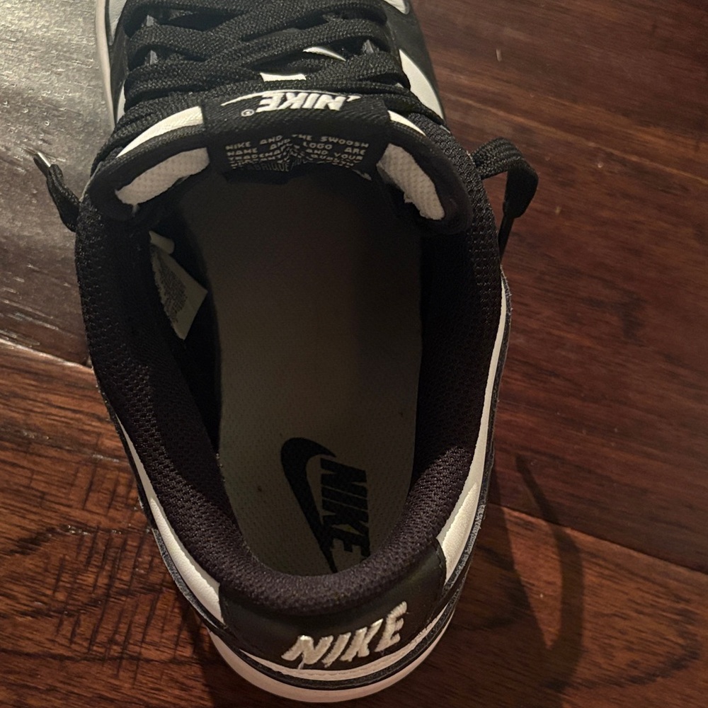 Nike Panda Dunks - Picture 6 of 10